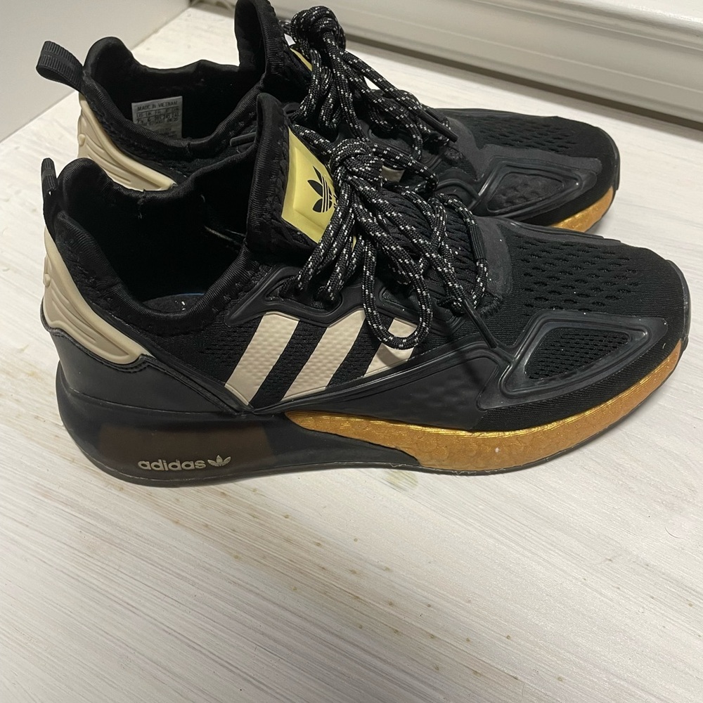 Adidas sneakers. Gently worn. Excellent condition- no longer fit post pregnancy.